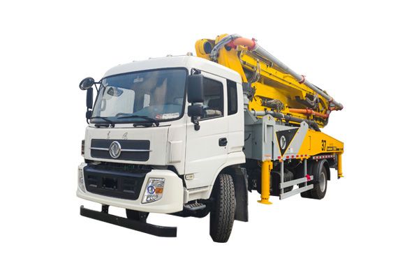 現在在農村市場建房、水利、道路施工的比較多，混凝土的需求量越來越大，所以38米攪拌泵車市場需求越來越大。大部分在城里務工的工友看到了這個市場的商機，都選擇購買38米攪拌泵車回家創業致富。但是小博在此還是給大家提醒下：市場前景雖好，購買依然需謹慎！  攪拌泵車  購機前的注意事項，需考慮做前期市場調查的問題：  1、你是否對設備有足夠的了解，具體施工情況了解嗎?  2、你所在的地方區域，目前房建、水利市場如何，是否有攪拌泵車的需求？  3、你老家的目前商品混凝土的價格？市場需求是否現場攪拌混凝土？  4、市場的前景預期，至少要考慮三到五年？  5、你是否能夠吃苦？雖然38米攪拌泵車提高了效率、節省勞動力，但搞混凝土澆筑這一行，畢竟還是比較辛苦。要做好心理準備。  6、設備操作人員的統籌，需要操作人員4-5名，都需要能吃苦喲！哪里的錢都不好賺。  7、充足的資金準備，購買設備一般在60-120萬之間，雖然廠家會給你提供了融資平臺，但是首付款您還是要準備的。  以上市場調查了解清楚以后再購買攪拌泵車是不是更安心呢，詳細各位把設備買回家，要不了多少就可以回本了~