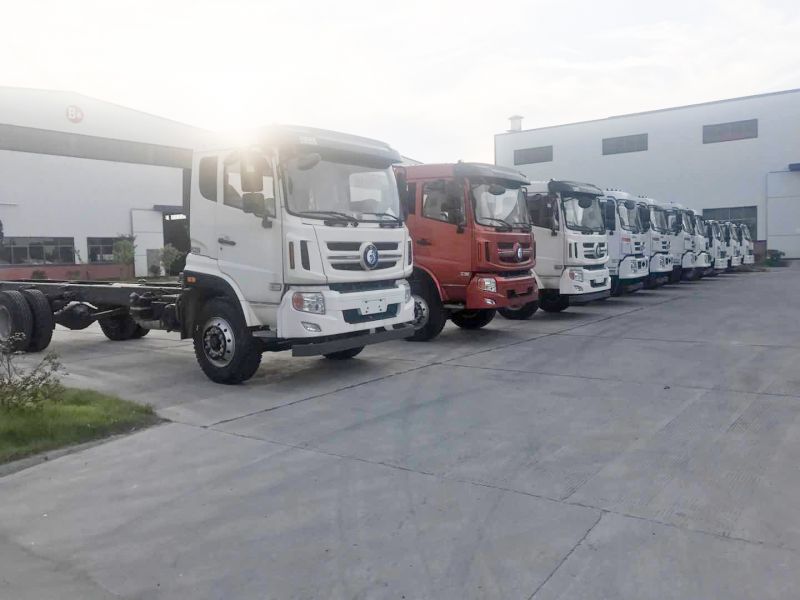 攪拌輸送一體機施工時混凝土出現裂縫怎么解決？